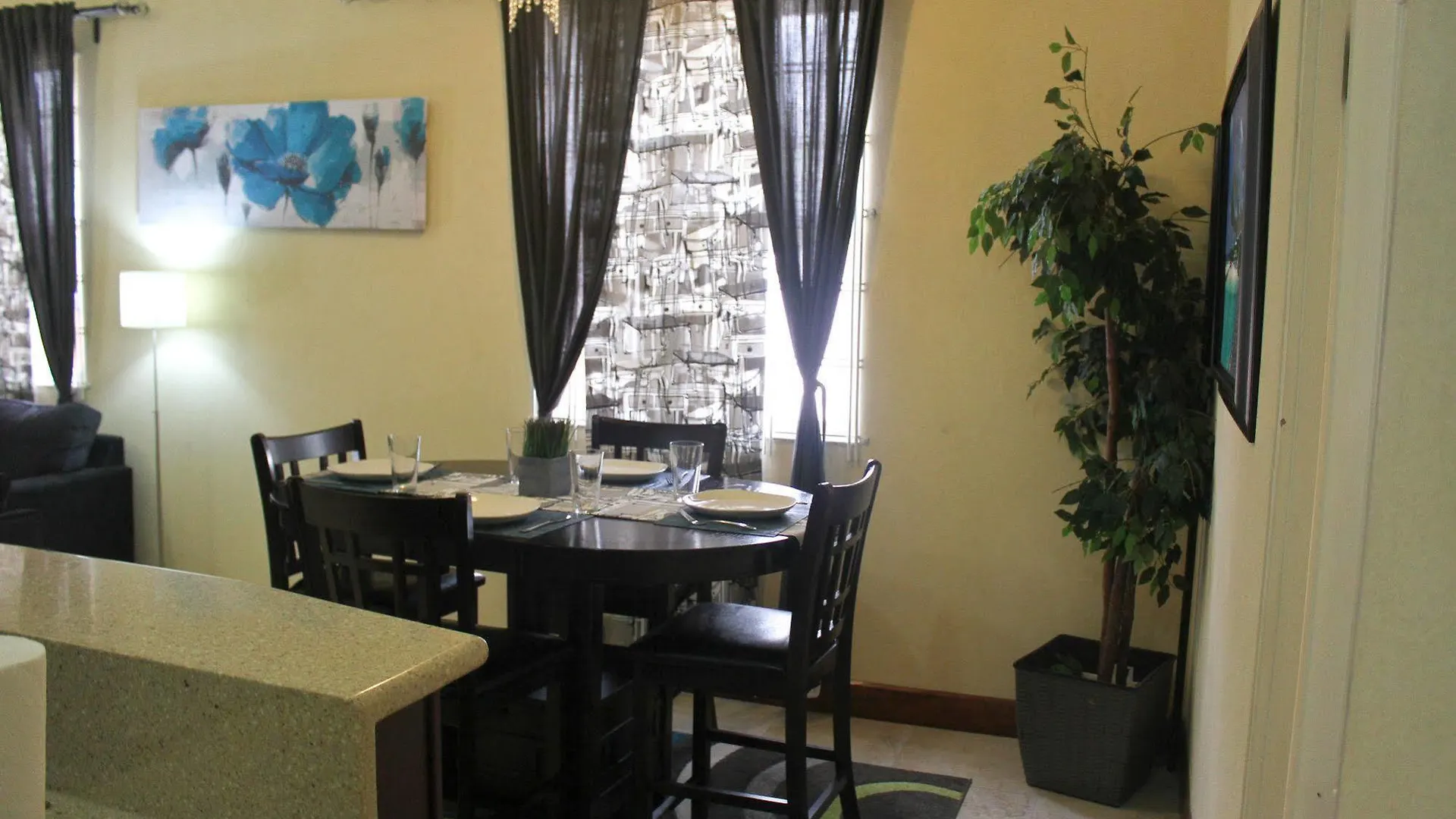 Eclipse Suite Guest Apartment 0*, Kingston