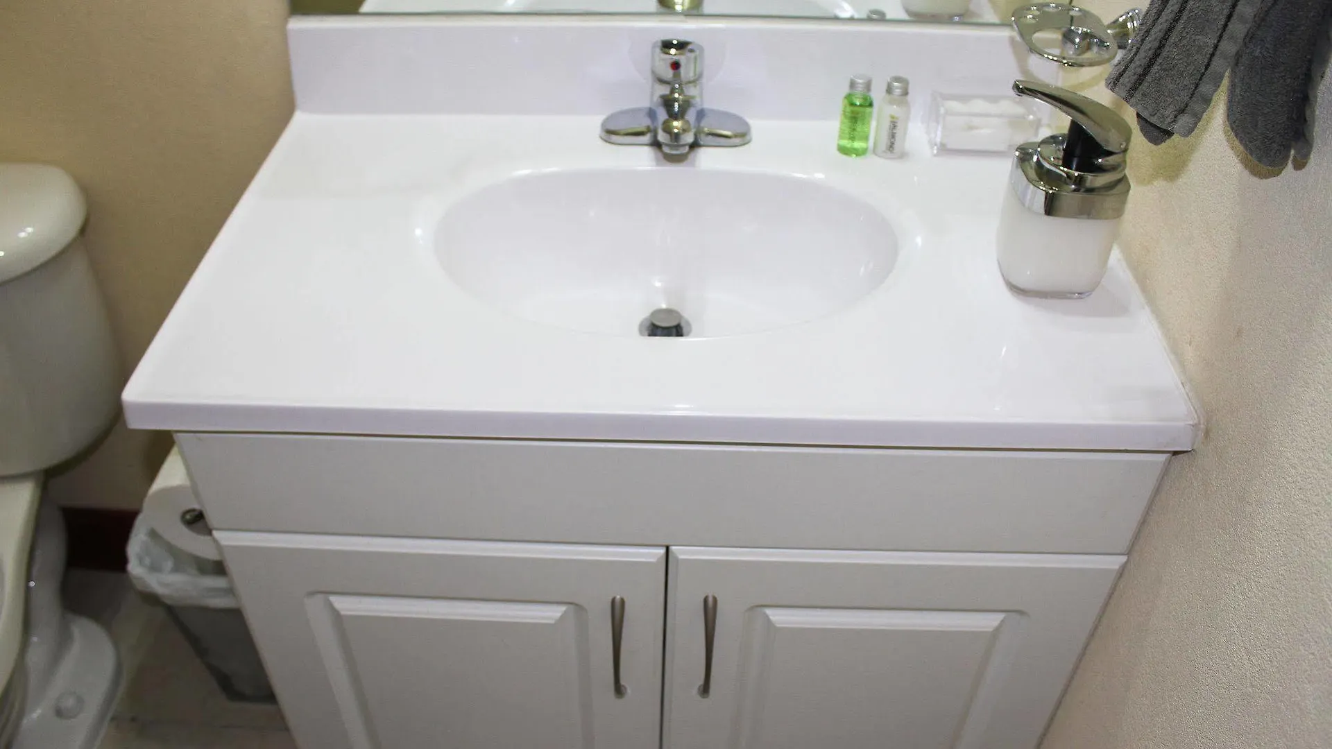 Eclipse Suite Guest Apartment Кингстон Ямайка
