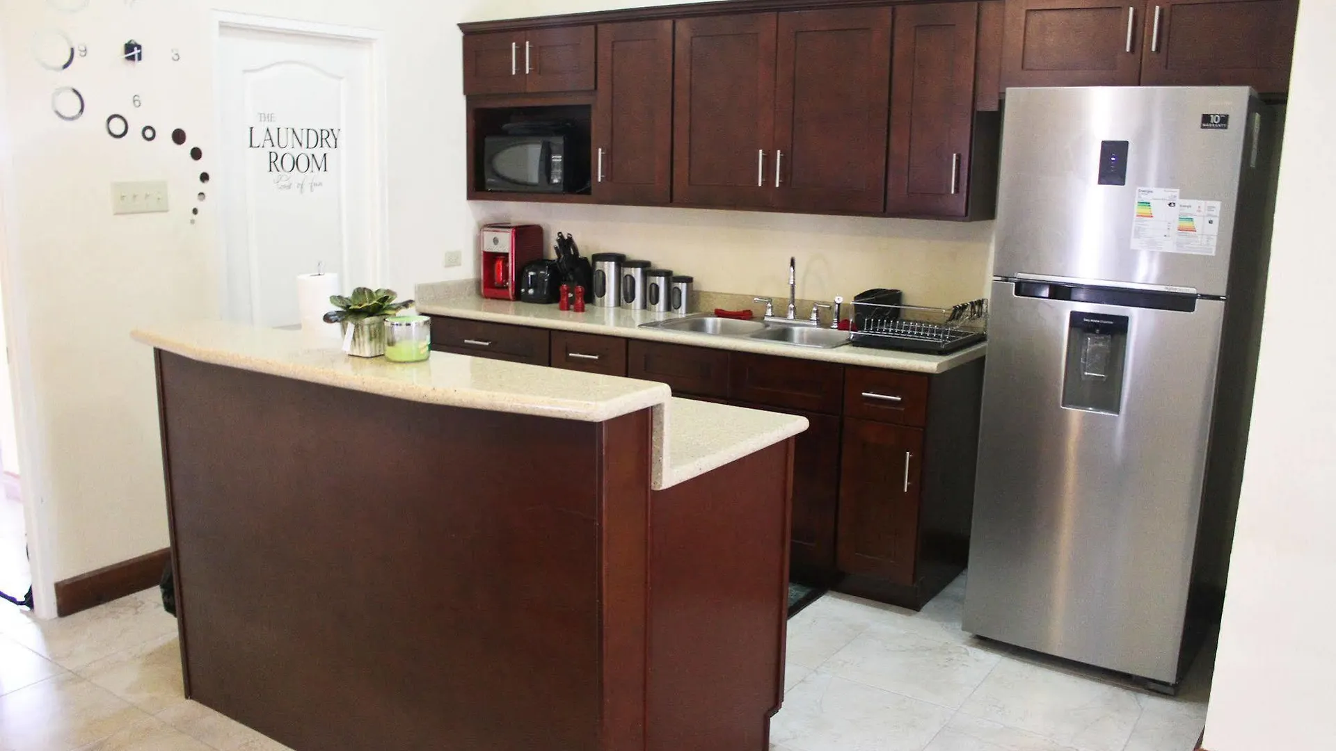 Eclipse Suite Guest Apartment Кингстон